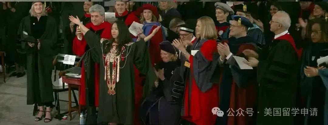 女生蒋雨融来自青岛英高毕业本科就读于杜克震撼全场！史上首位在哈佛毕业演讲的中国(图4)