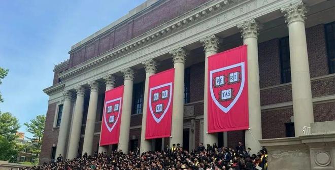 佛毕业演讲的中国女生震撼全场哈佛战胜川普这天史上首位在哈(图2)