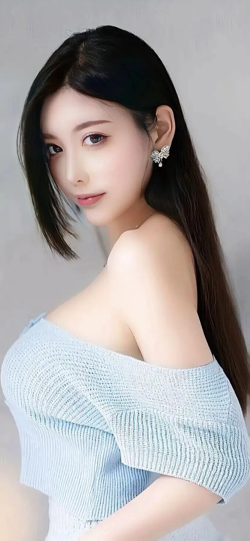 含着奶头H掀起衣服